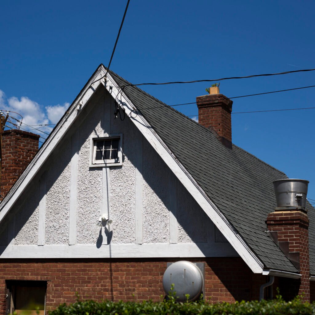 Démoussage toiture à Saint-Georges-du-Bois 72700 Protégez votre maison efficacement